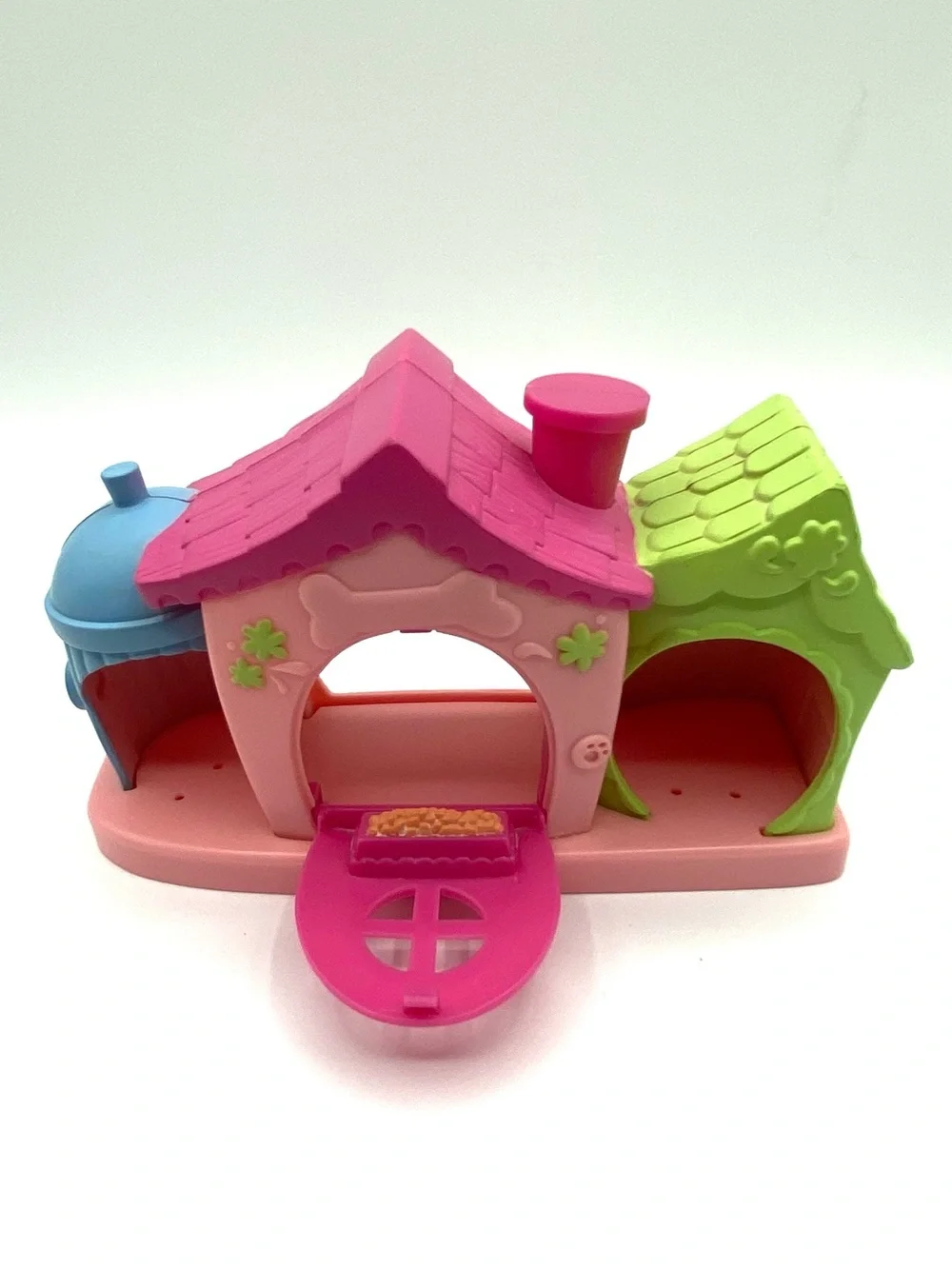 Littlest Pet Shop LPS House with Assorted Accessories 2004